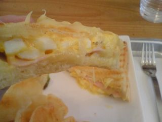 中のとろとろなチーズがうまい