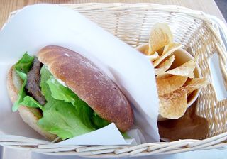 ハンバーガーバスケット（ベーコンレタスバーガー）